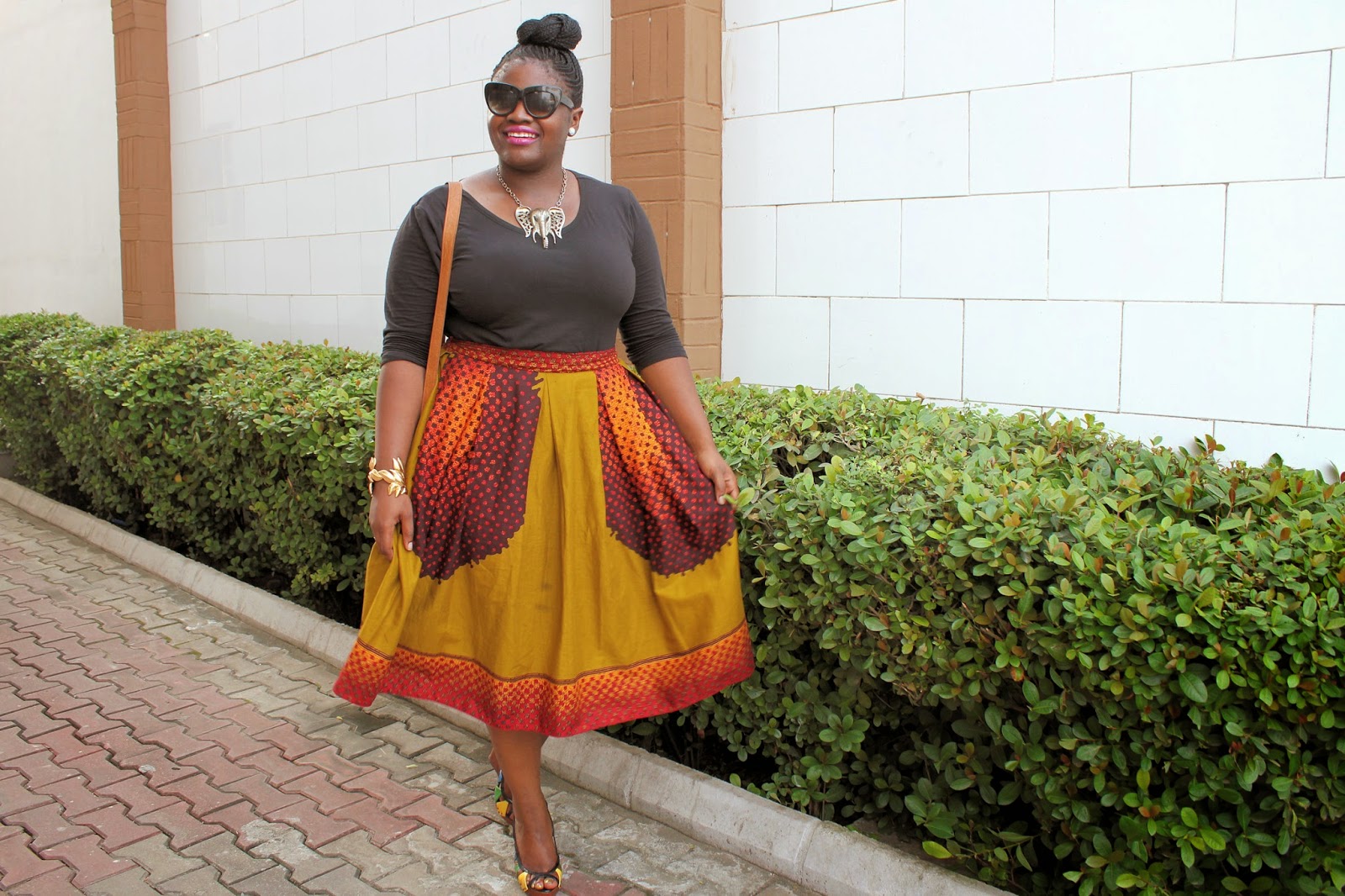 How to Dress Plus Size with Small Breasts - Fashion for Your Body Type